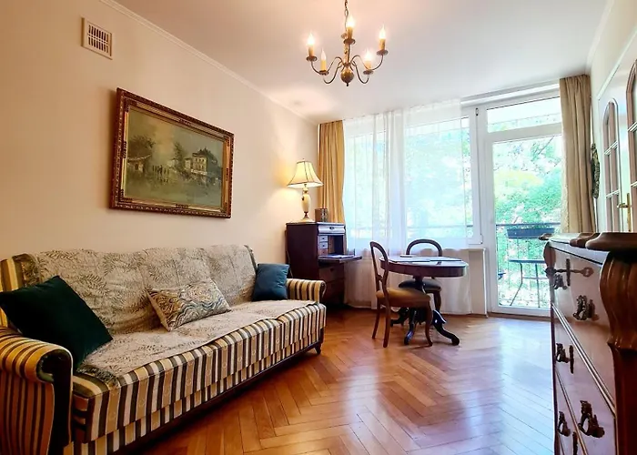 Quiet Near Metro And Old Town Appartement *