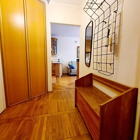 Апартаменты Quiet Near Metro And Old Town Варшава